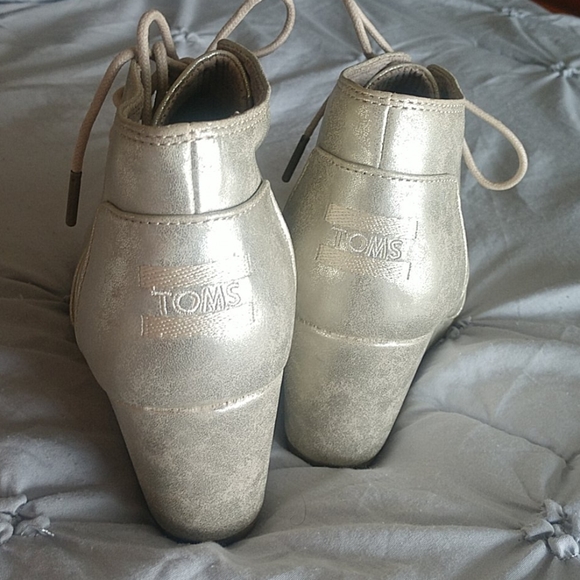 Toms size 8 Silver/Gold Booties - Picture 2 of 6